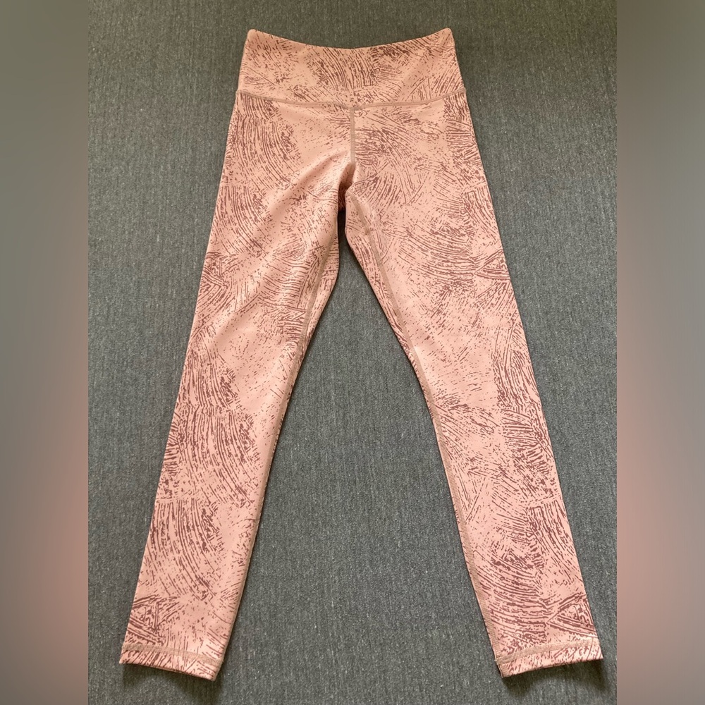 ZYIA Pink Etching Light N Tight 7/8 Leggings